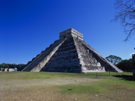 Photo tour of the Mayan Ruins at Chichen Itza - yucatan mayan ruins,yucatan mayan temple,mayan temple pictures,mayan ruins photos